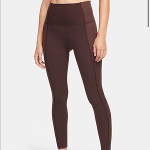 **Never worn** Nike Yoga Luxe HIGH waisted 7/8 Matte Shine Leggings Brown Size S